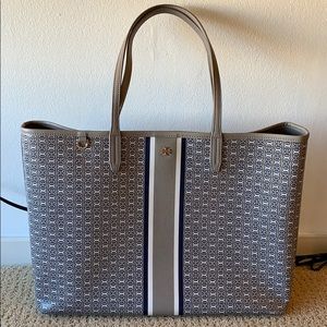 Tory Burch Gemini Link Large Tote Bag (Gray)